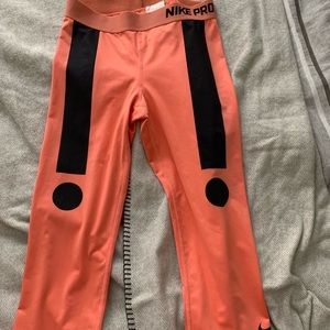 Nike pro crop leggings